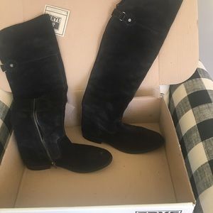 Excellent condition Frye boots. Box included.